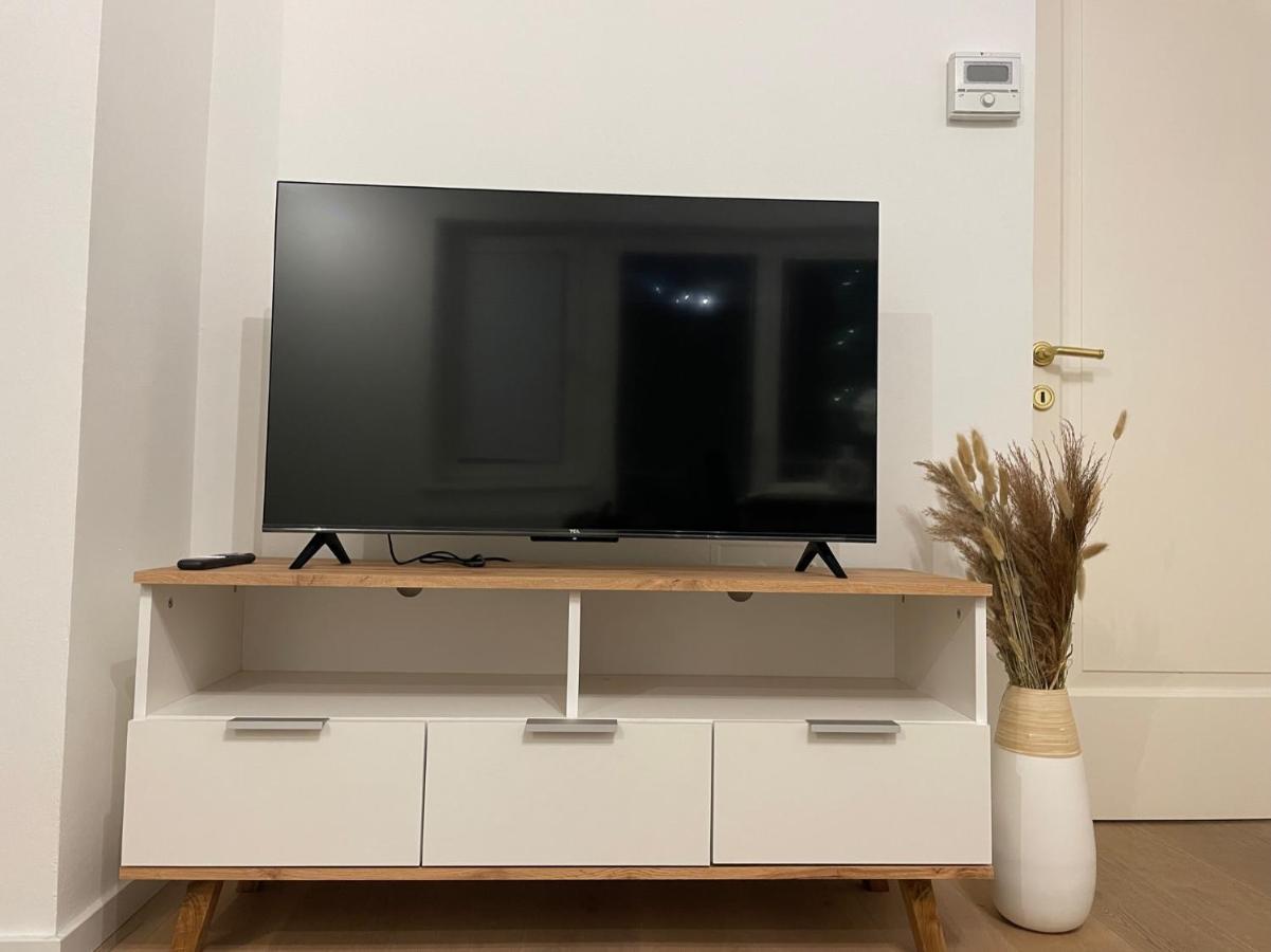 80M2 Apartment With Balcony & Free Netflix เวียนนา ภายนอก รูปภาพ
